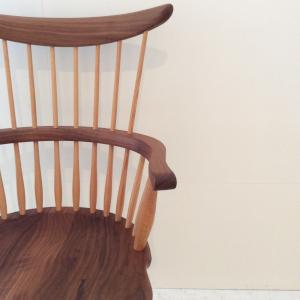 comb back armchair