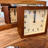 REVERSIBLE CLOCK