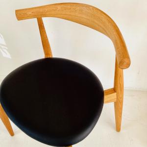 CH20 ELBOW CHAIR