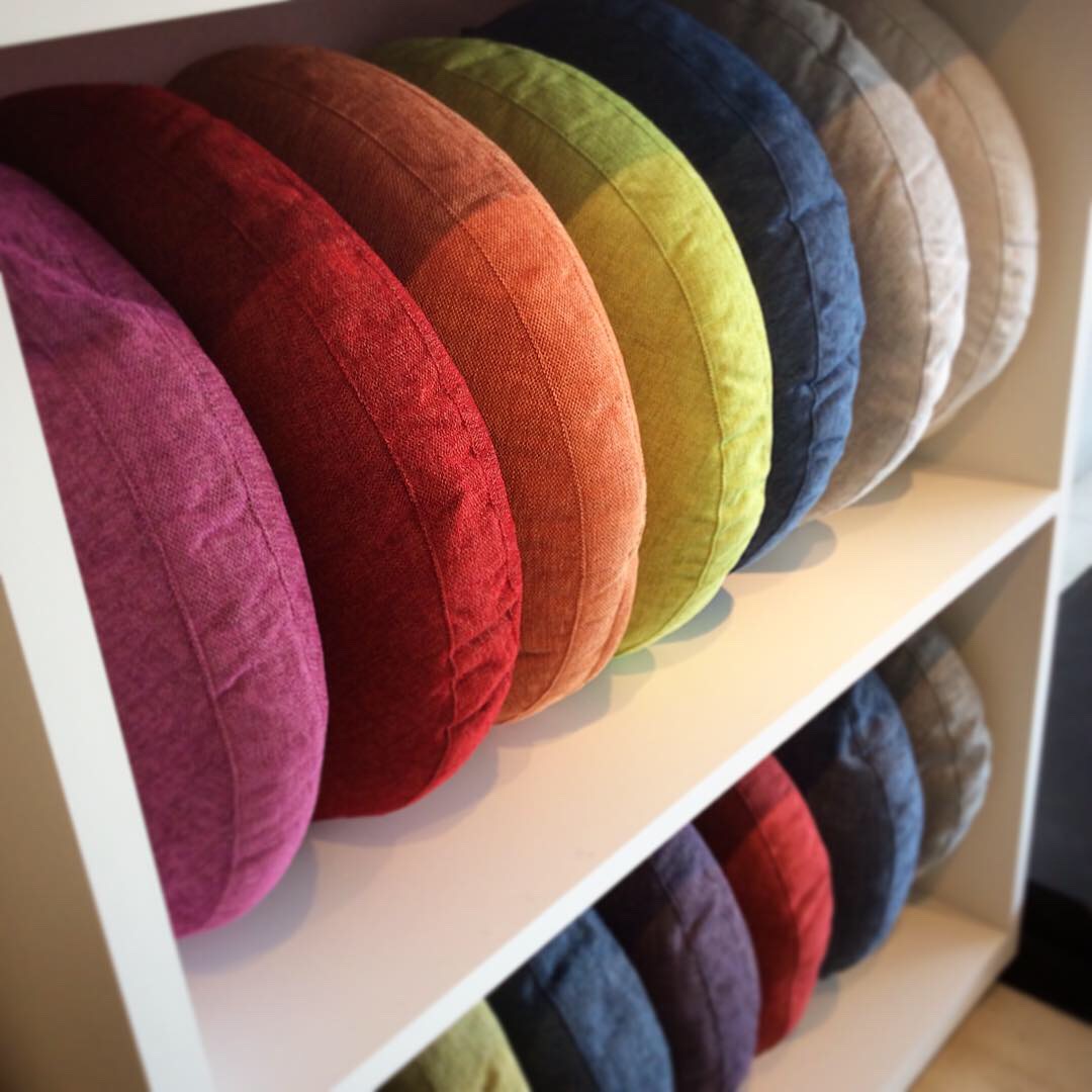 マカロンみたいなクッション | ラグ＆クッション | PLANTS 郡山市の